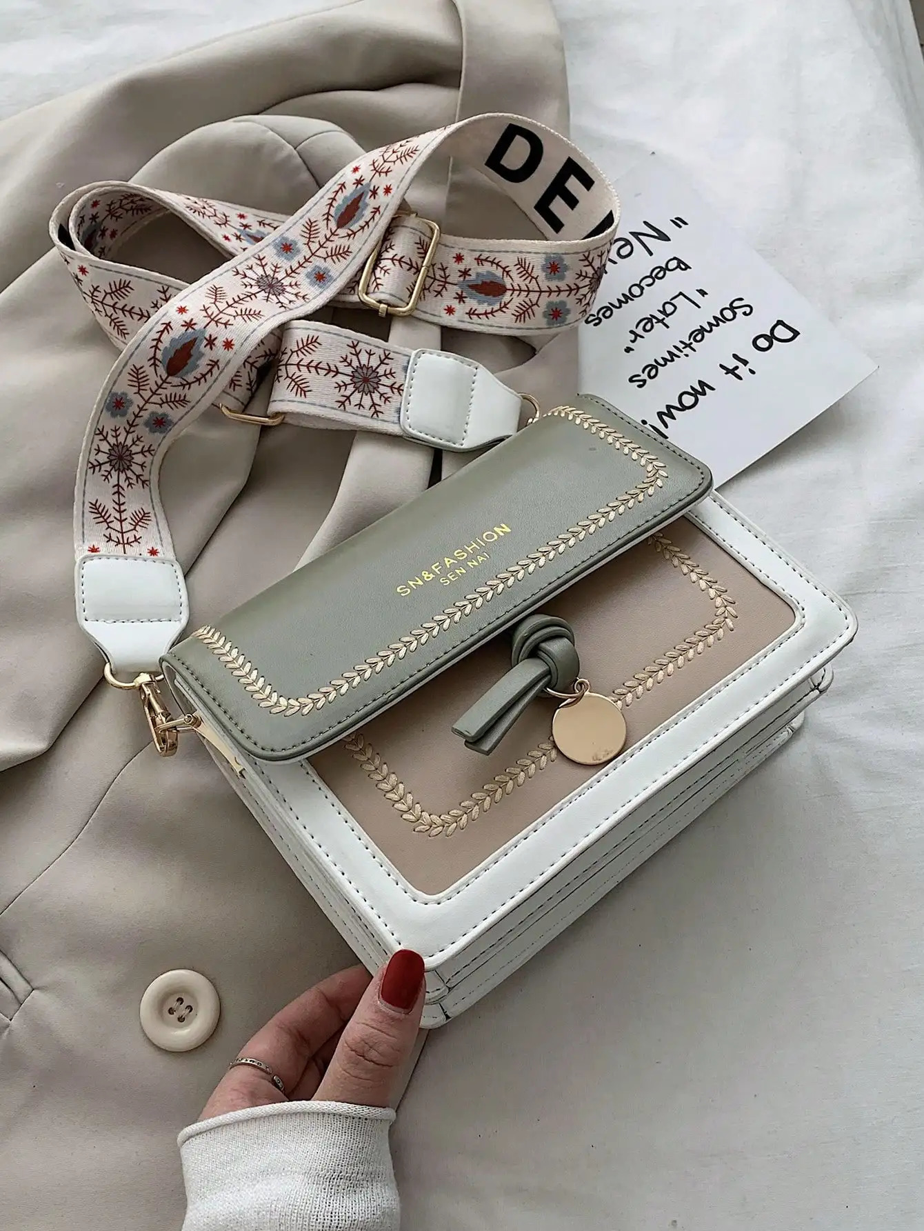 Fashionable Bag for Women Versatile Crossbody Casual Contrasting Color Small Square Wide Shoulder Strap 250811