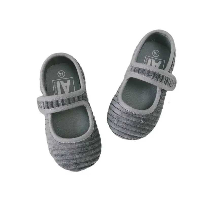 Childrens Casual Shoes Shallow Mouth Girl Canvas Shoes Baby Walking Shoes Velvet Kindergarten Sports Shoes Childrens Shoes Tennis XJ250812