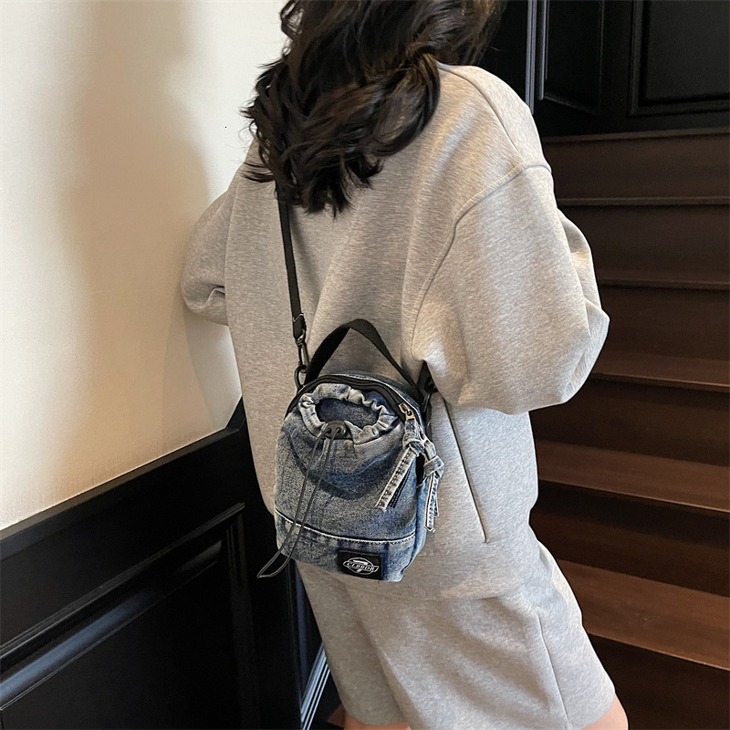 Casual Phone for Women New Versatile Small Drawstring Handheld Bucket Denim Crossbody Bag
