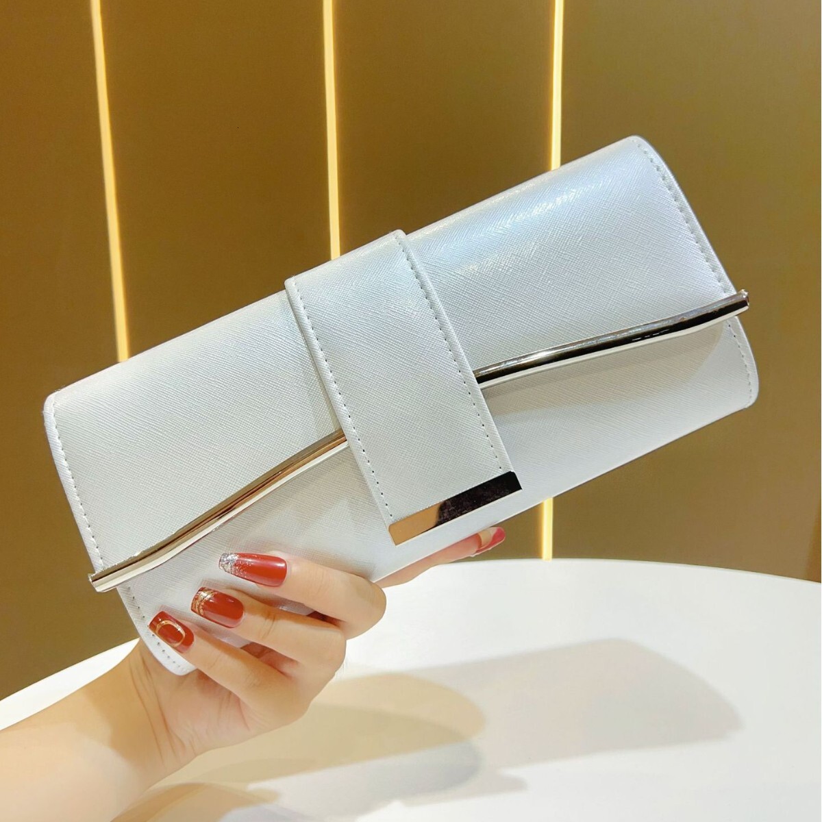 2025 Autumn New Women's Wallet Minimalist Handbag Card Bag Evening Dress Bag Fashionable Light Luxury Elegant Designer Bag