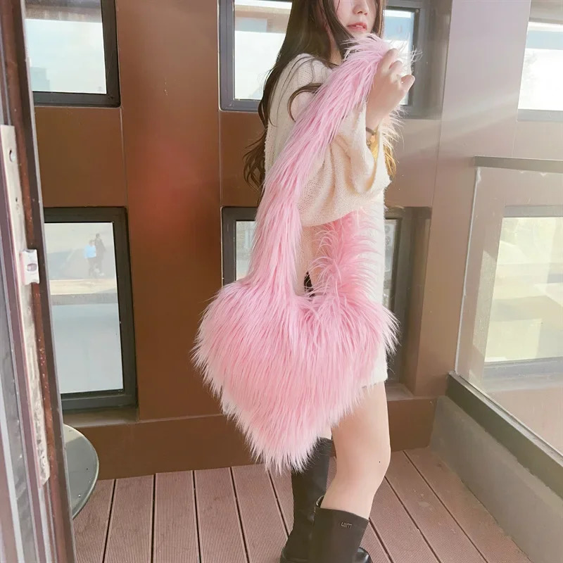 Sweet Heart Womens Faux Fur Shoulder Bags Long Plush Ladies Love Messenger Bag Winter Female Fluffy Tote Handbags Purse 250809