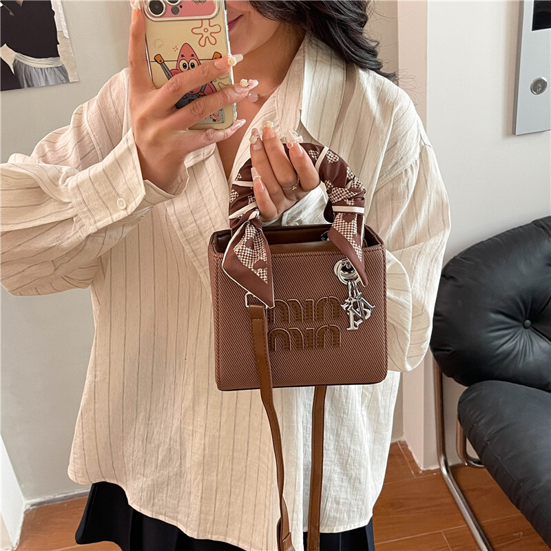 Women's Bag New High-End Princess Diana Style Versatile Embroidered Fashion Scarf Single Shoulder Handbag