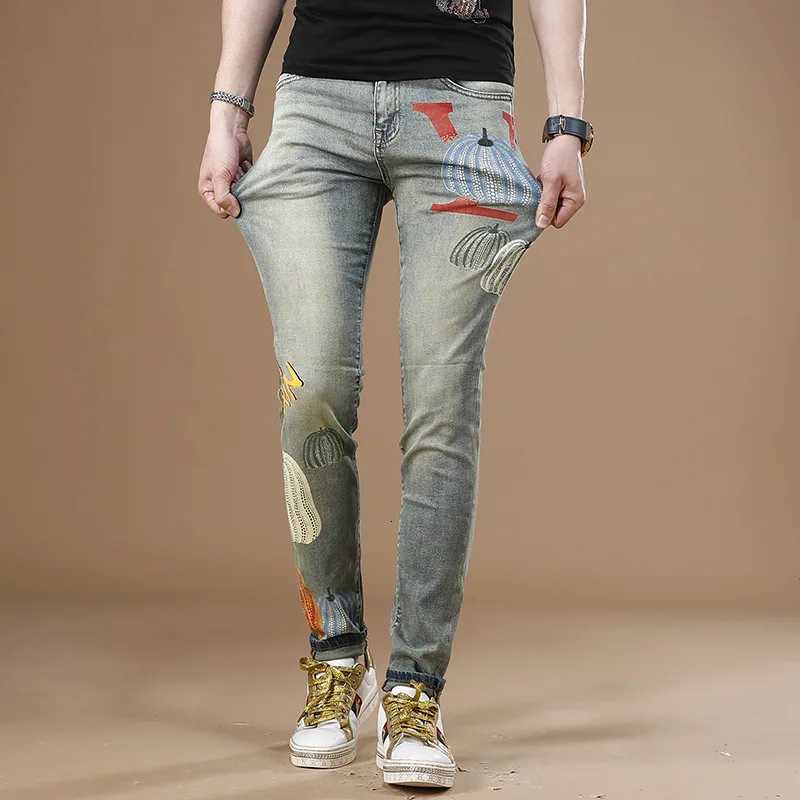 2025 New Light Luxury High End Trendy Brand Printed Jeans for Mens Summer Thin Elastic Slimming Small Foot Pants X250812
