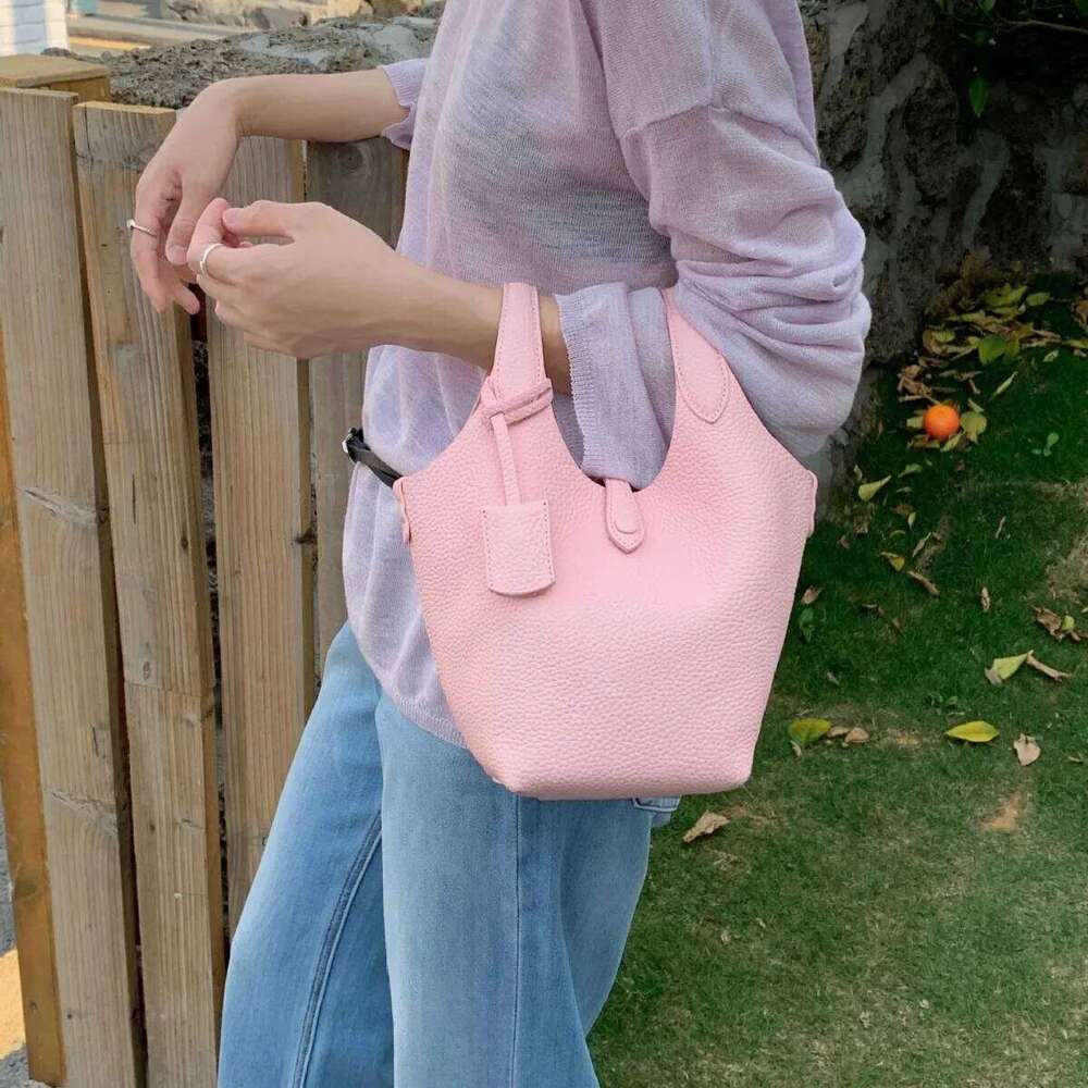High Quality First Layer Cowhide Vegetable Basket New Leather Portable Messenger Bucket Commuter Bag Women