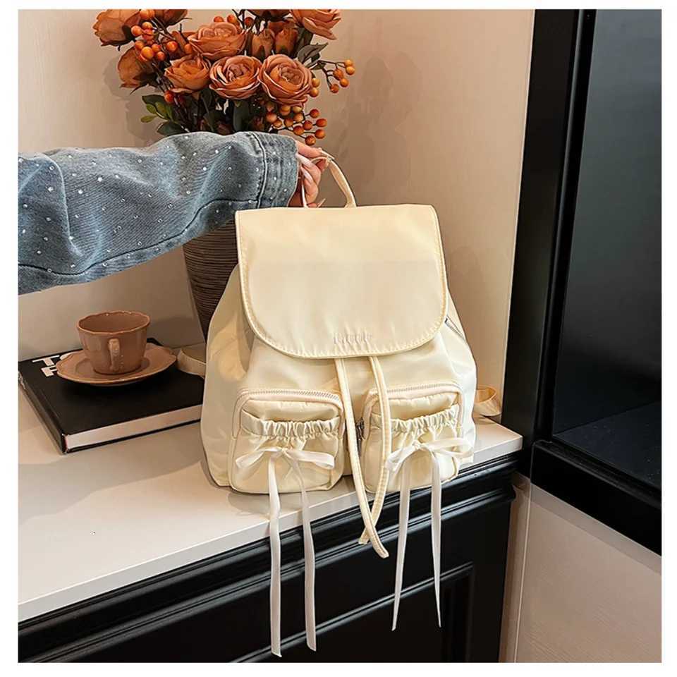 Fashionable Solid Color Backpack for Women Simple Versatile Large-Capacity Student Schoolbag Casual Commuter Bag Korean Niche Y250811