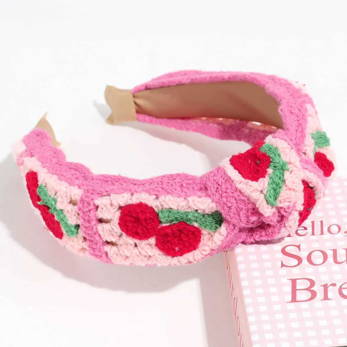 Bohen Sweet Knitted Flowers with Wide-Brimmed Knotted Bands Cute Strawberry Temperament Bands Pressed Hair X250812