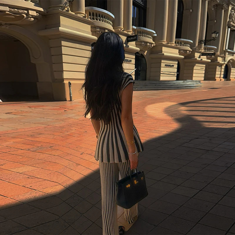 Fashion Striped Knitted Suit Womens V-neck Top Straight Leg Pants Elegant Summer Niche Commuting Trend ed Casual Suit 250811