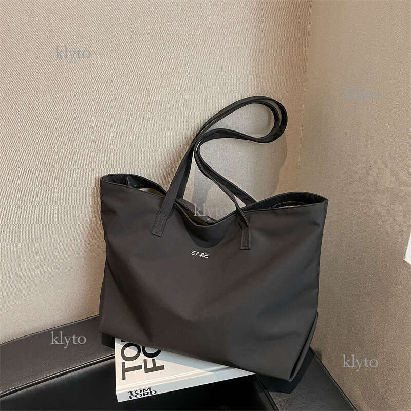 Designer Nylon tote bag Waterproof Single Shoulder Canvas Commuter for Women Capacity Summer Work Tote Handheld Large Bags