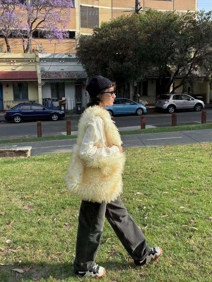 toteBag Shoulder bag ROSE NOIRE New Autumn Plush Tote Large Capacity Crossbody Winter Fluffy Bag For Women