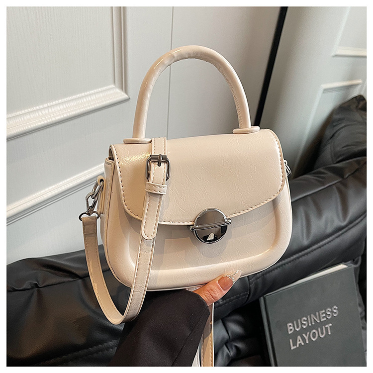 2025 bag Autumn New Shoulder Bag Niche Women s Handheld Saddle Bag Fashionable Shoulder Bag Underarm Women s Crossbody Bag Autumn New women s Designer