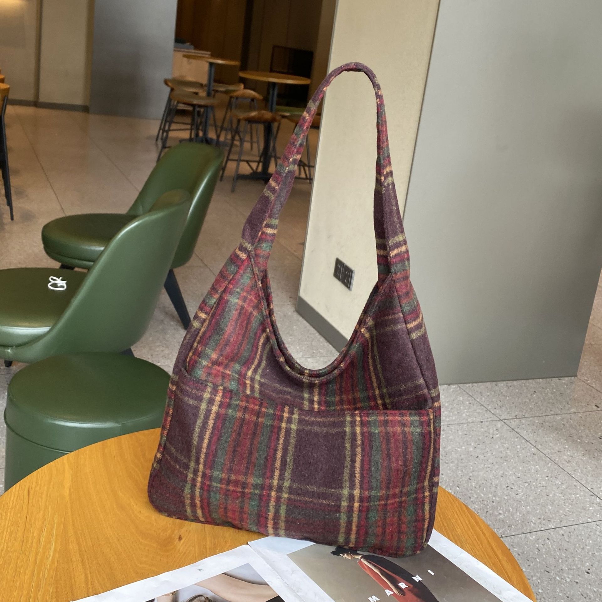 Versatile Ins Crossbody for Women New Trend Wool Plaid Tote College Style Large Capacity Bag