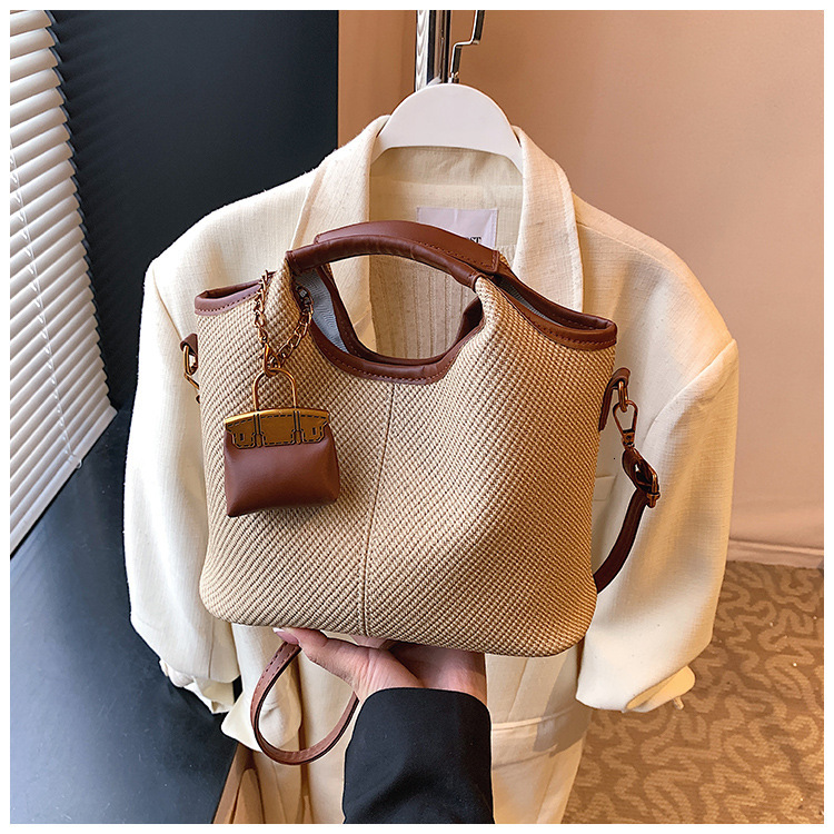 designer bag Vintage Niche Handbag for Women Luxury bag 2025 Spring New Trendy High-end Commuter Large Capacity Shoulder Crossbody Bag