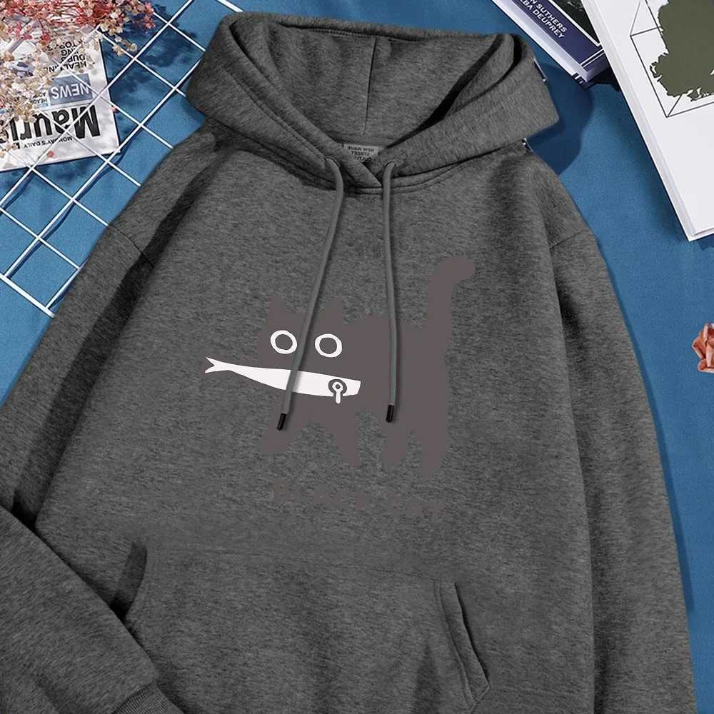 Fun A Black Cat Eating Fish Hoody Men Women Harajuku Fashion Sweatshirt Loose Oversized Streetwear Fleece Warm Couple Hoodies Y250811