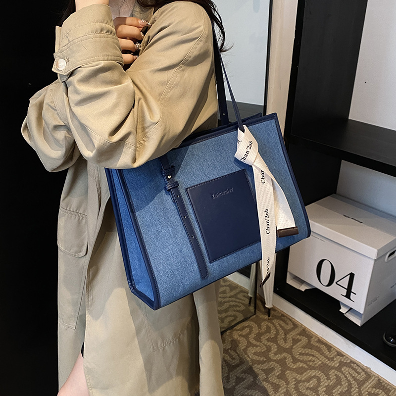 Spliced Denim for Women Underarm New Versatile Shoulder High-end Commuter Tote Bag