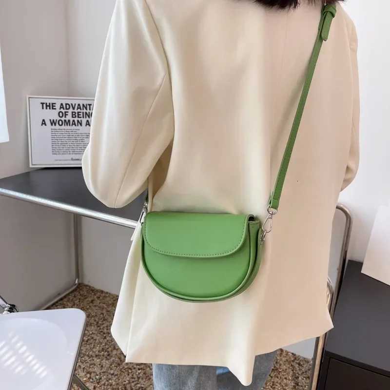 Simple Elegant PU Leather Saddle Bag Womens Satchel Bag with Adjustable Strap Handbag Z250812