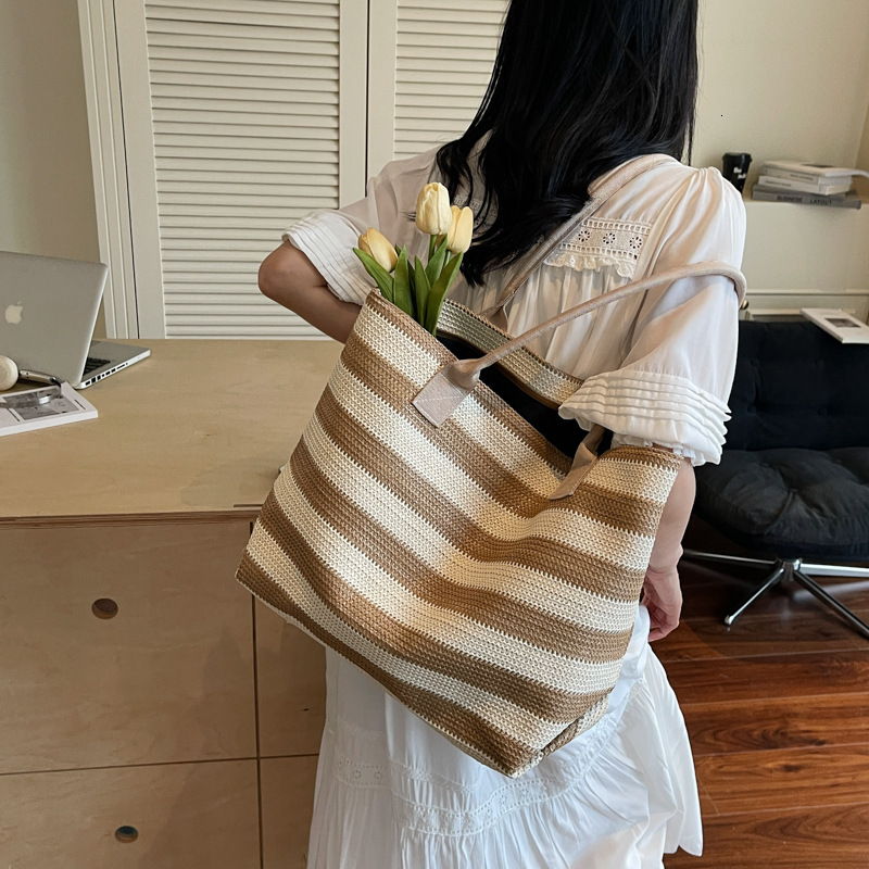Summer Large Capacity Woven for Women New Versatile Ins Style Color-Block Striped Beach Straw Bag