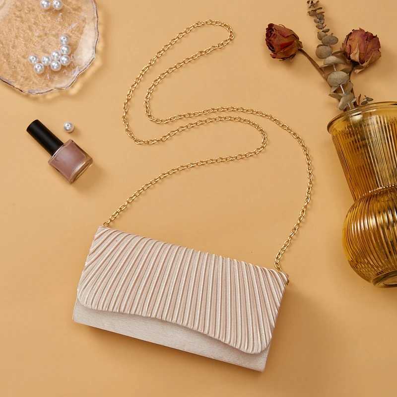 New Satin Dinner Bag Banquet Clutch Bag Dress Fashion Clutch Bag Small Square Bag Metal Chain Shoulder Bag Wedding Part Z250812