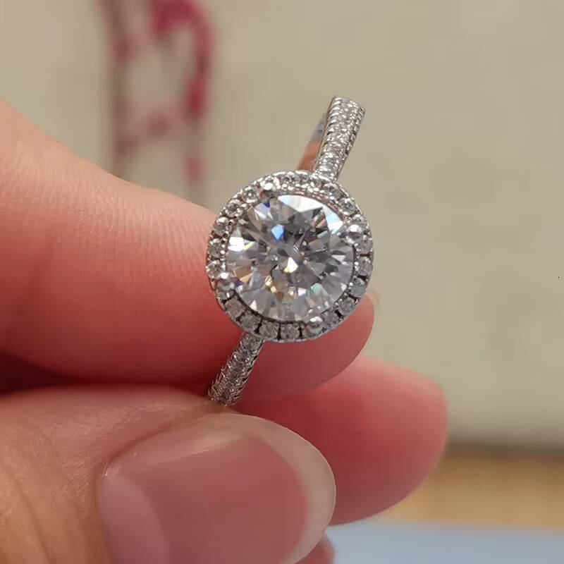 Beautiful Wedding Rings Dropshipping 0.5ct 1CT Sterling Silver Engagement Diamond Moissanite Ring