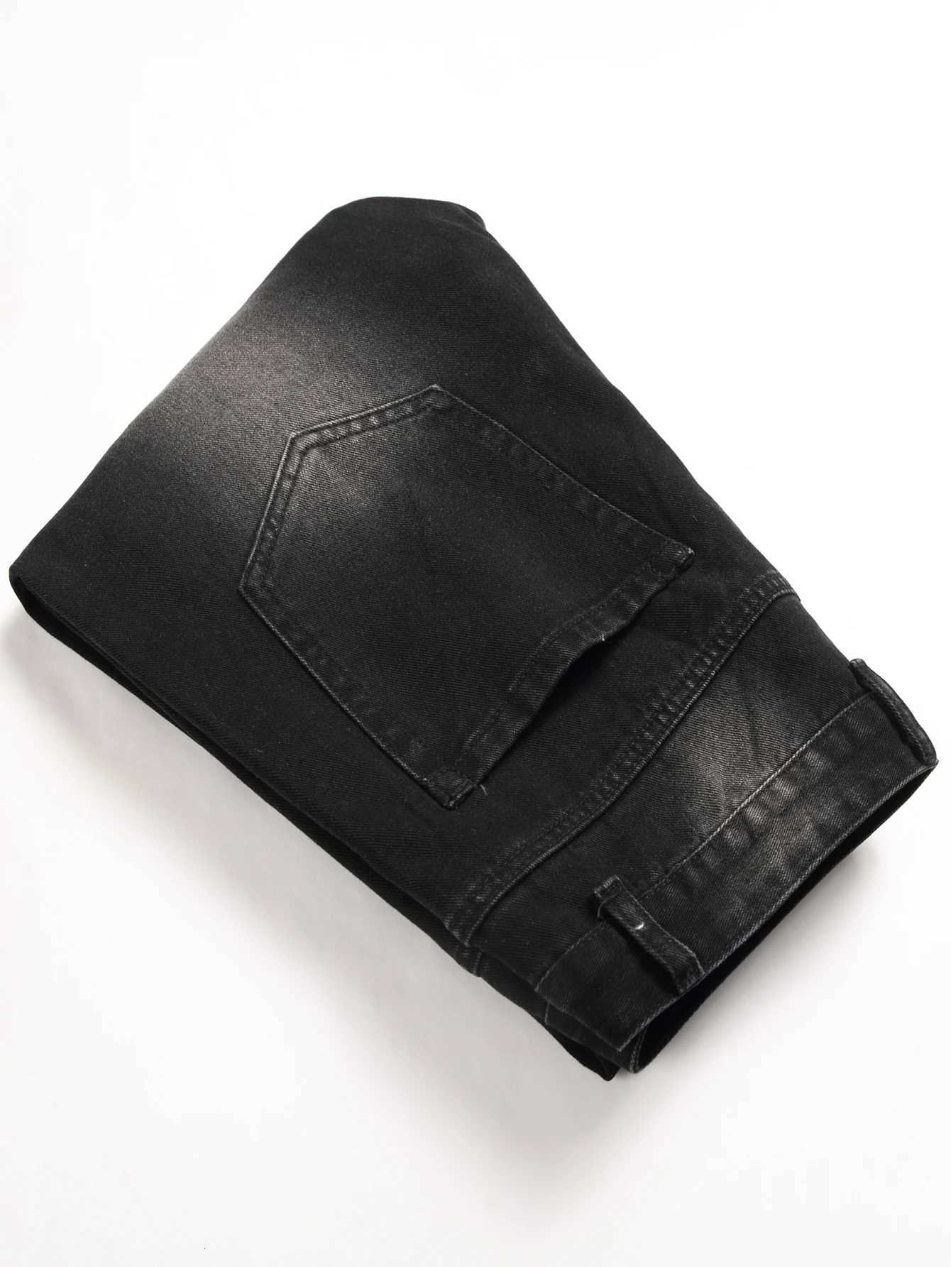 Black Y2K Jeans Mid Rise Straight Leg Man Pants with Silver Star Design Distressed Ripped Denim Clothing Hip Hop Male Streetwear X250812