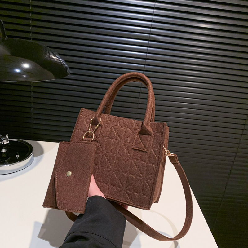 New Textured for Women Trendy Felt Heart Handbag Commuting Casual Stylish Single Shoulder Crossbody Bag ddmymarket