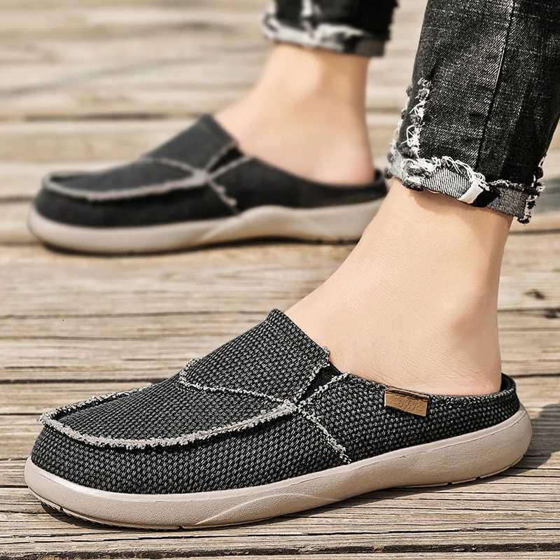 Summer Men Slippers Classic Outdoor Slip-on Canvas Shoes Men Light Breathable Flat Loafers Soft Indoor Home Casual Slippers Z250812