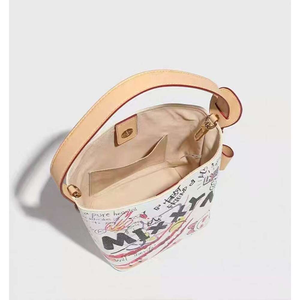 Hot Selling Designer 2Pcs Set Emed Flower Women Crossbody Handbag Shoulder Bags Fashion Composite Ladys Clutch Tote Bag Shopping Female Coin Purse Wal