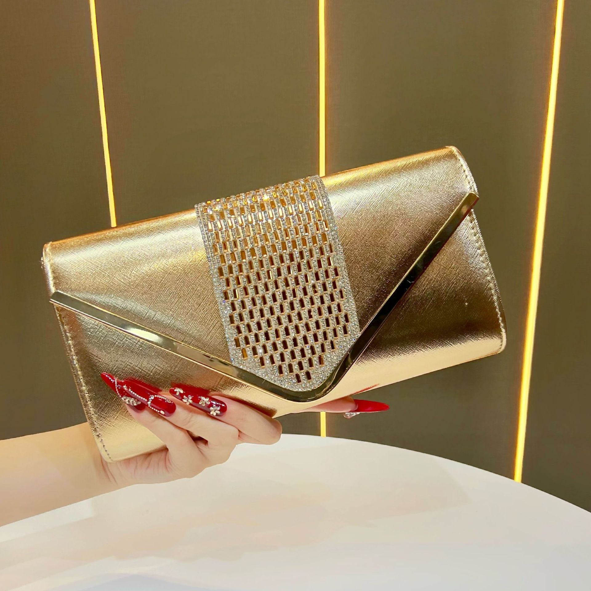 2025 Autumn New Women's Handbag with Diamond Inlaid Packaging Decoration, Hand held Bag, Autumn New Designer Bag, Women's Wallet
