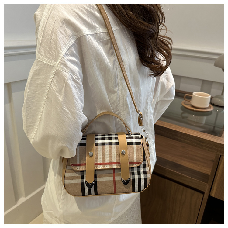 Popular fashion contrast plaid armpit small square bag summer new Korean shoulder bag fashionable handbag for women2025