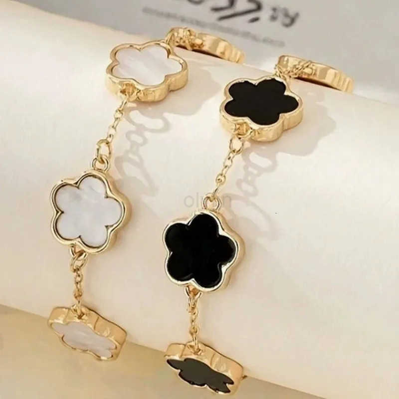 Black White Bracelet Women Flower Bracelet Party BirtHDay Gift M250812