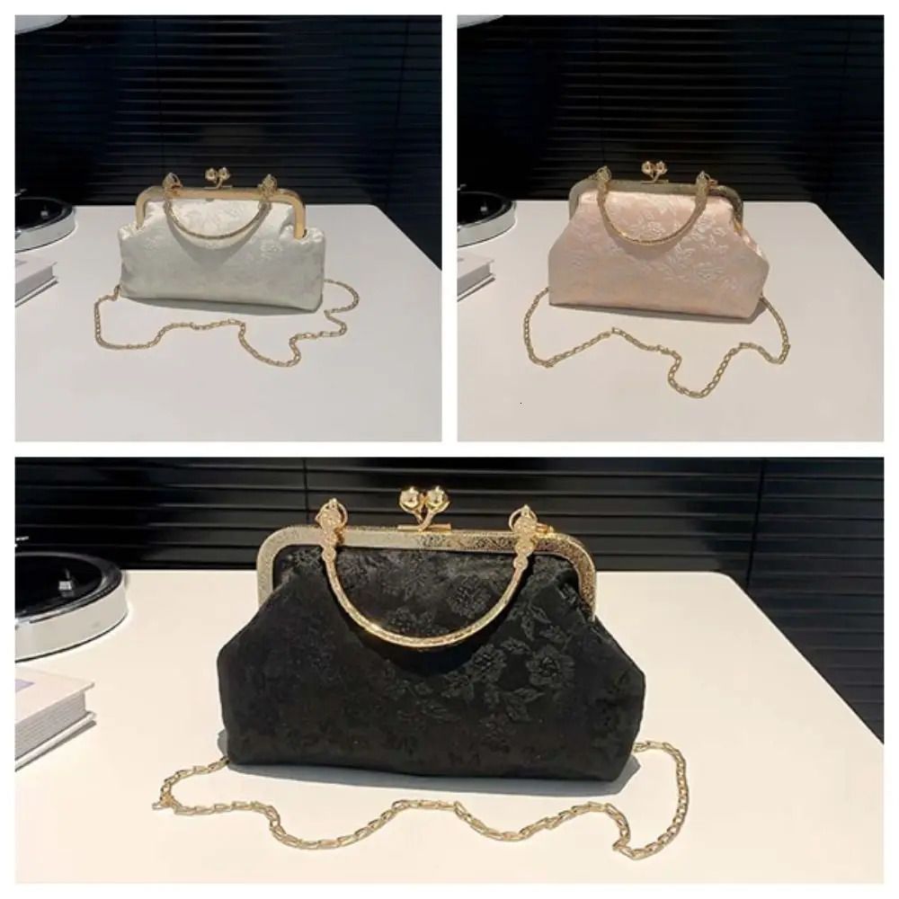 Clasp Frame Embroidery Chinese Style Handbag Purse Large Capacity Hanfu Shell Handbag Polyester Ladies Clutch Bag 250809