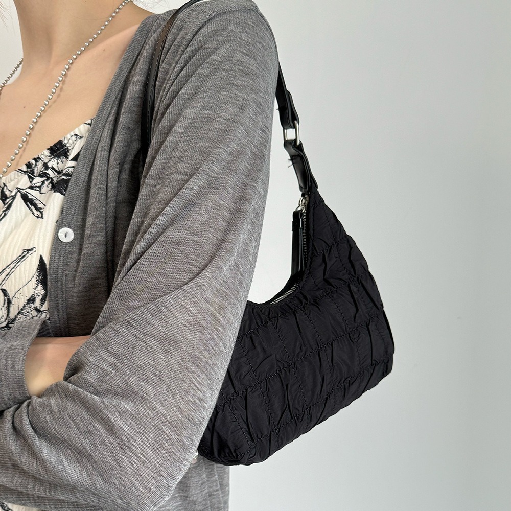 Cream Puff Girl Cloud Pleated Handbag Fashion Cloth Single Shoulder Dumpling Sweet Cool Underarm Women s Bag ddmymarket