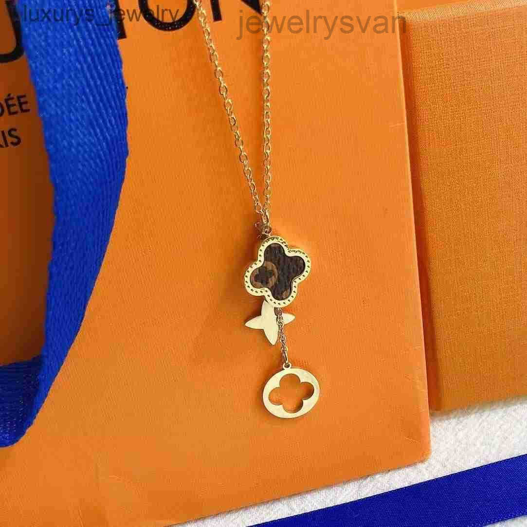 necklace necklaces woman designer stainless steel couple gold chain pendant jewelry moissanite chain accessories clover necklace