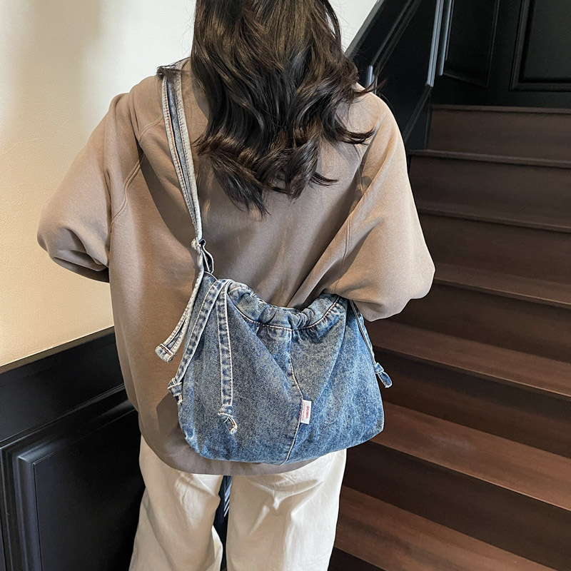 Denim New Fashion Versatile Single Shoulder Crossbody Commuter Large Capacity Tote Bag