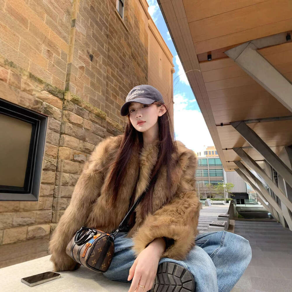 Fur and fur integrated fox fur environmentally friendly fur coat for women's winter Maillard style short youth coat