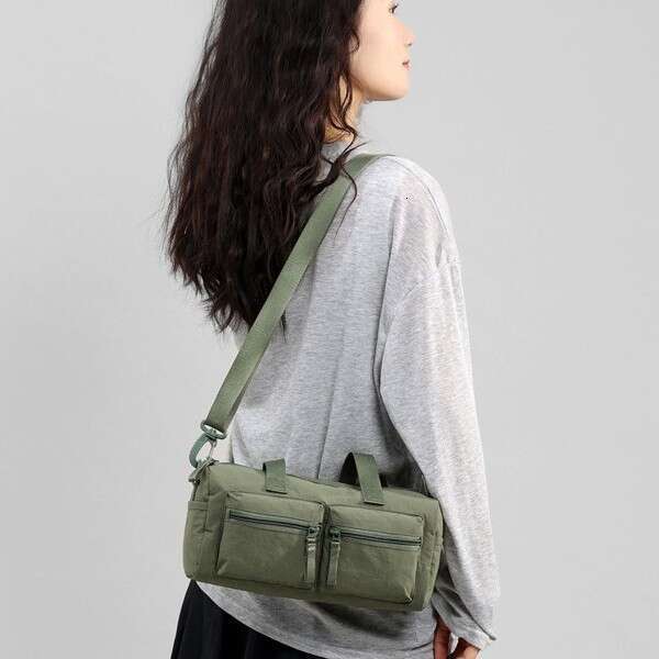 Fashionable Personality Large Capacity Single Shoulder Women's 2025 New Korean Version Lightweight Handbag Casual Simple Crossbody Bag