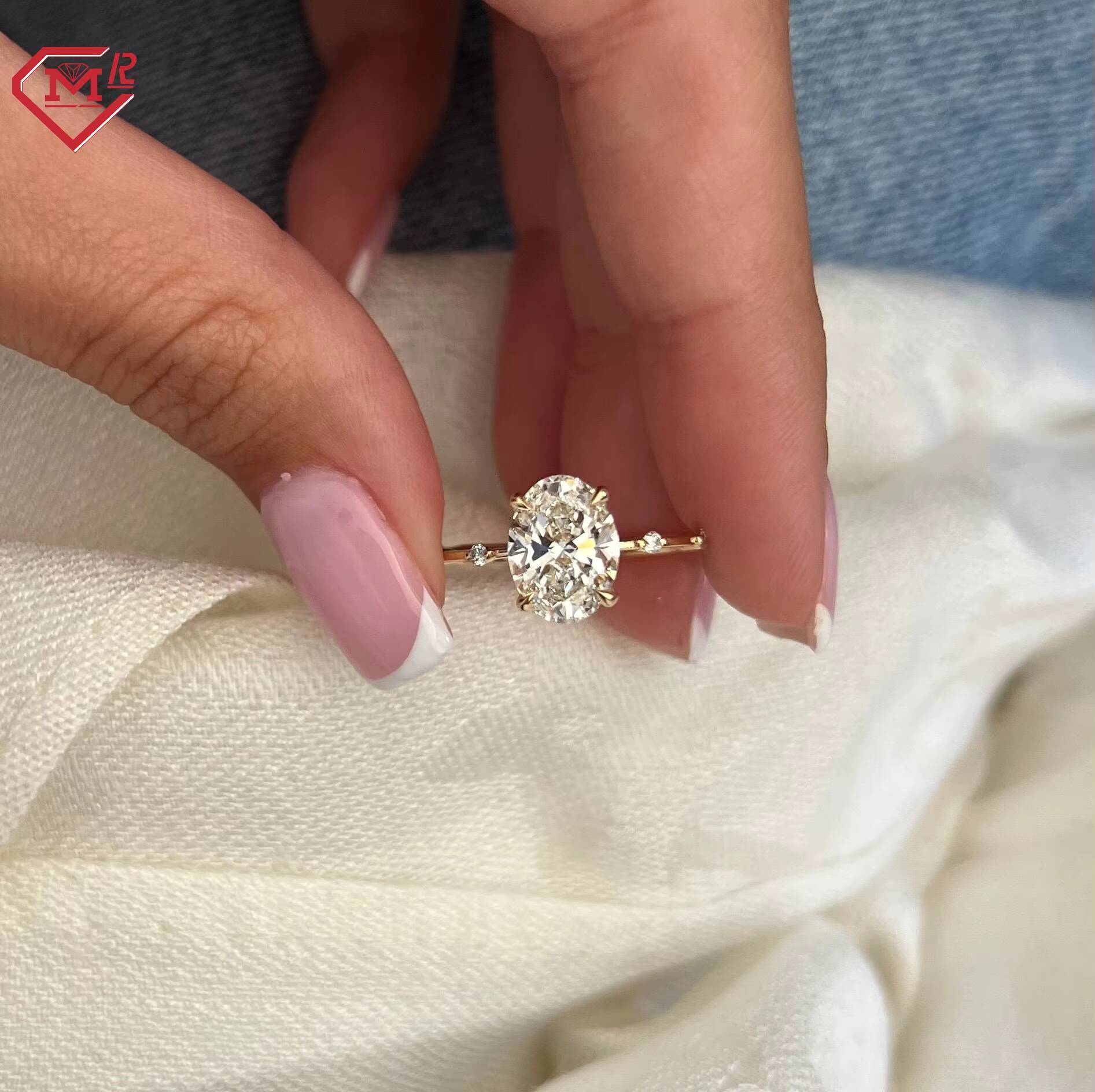 Luxury Gift Diamond Engagement Ring 925 Silver 2 CT Oval Cut F VVS2 Clarity Lab Grown Diamonds Ring