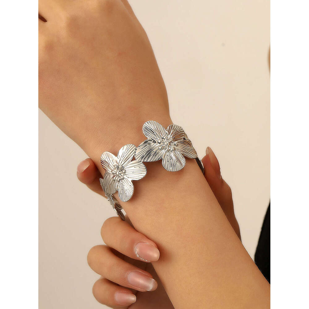 Jewelry Wrinkle Texture Design Sense Flower Earrings Necklace Bracelet Anklet Ring Bangle Set for Women