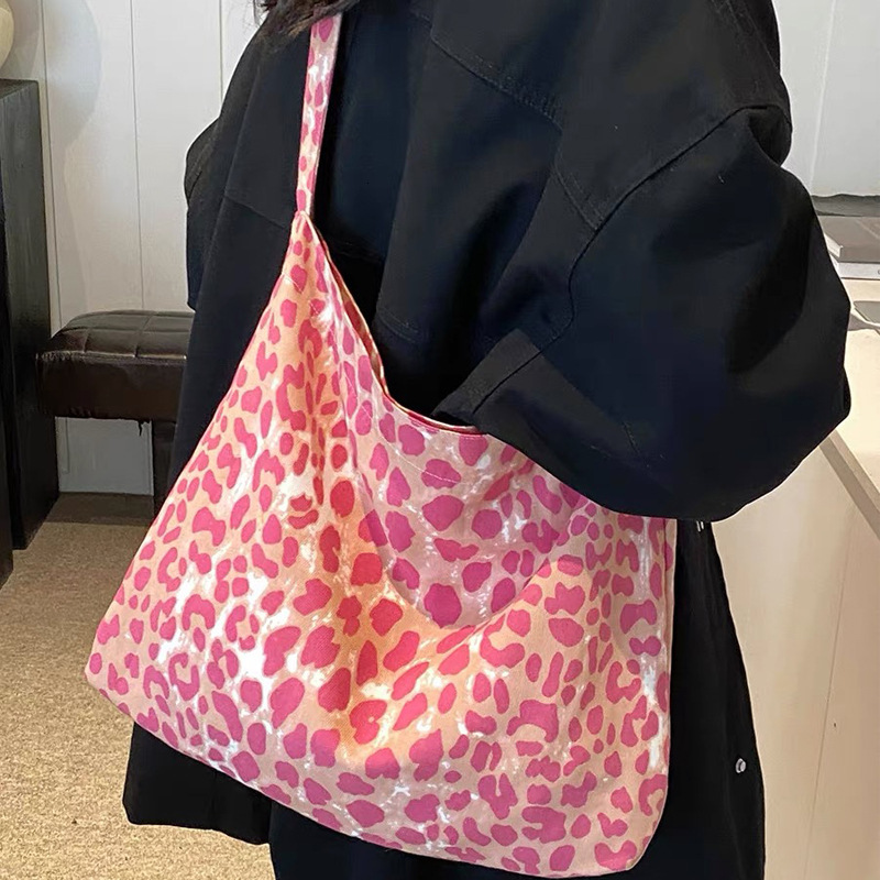 2025 New Free Shipping Women's Designer INS Style Leopard Print Canvas Bag Celebrity Style Corduroy Print Large Capacity Shoulder Bag Crossbody B