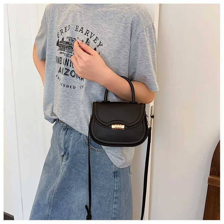 Simple Design Womens Shoulder Crossbody Bag PU Leather Ladies Small Clutch Purse Handbags Solid Color Female Handle Saddle Bags Z250812