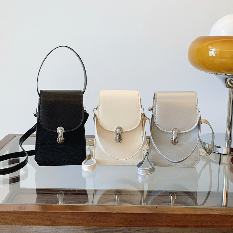 Spring New Fashionable Design Single Shoulder Crossbody Solid Color Lock Fresh Underarm Texture Phone Bag ddmymarket