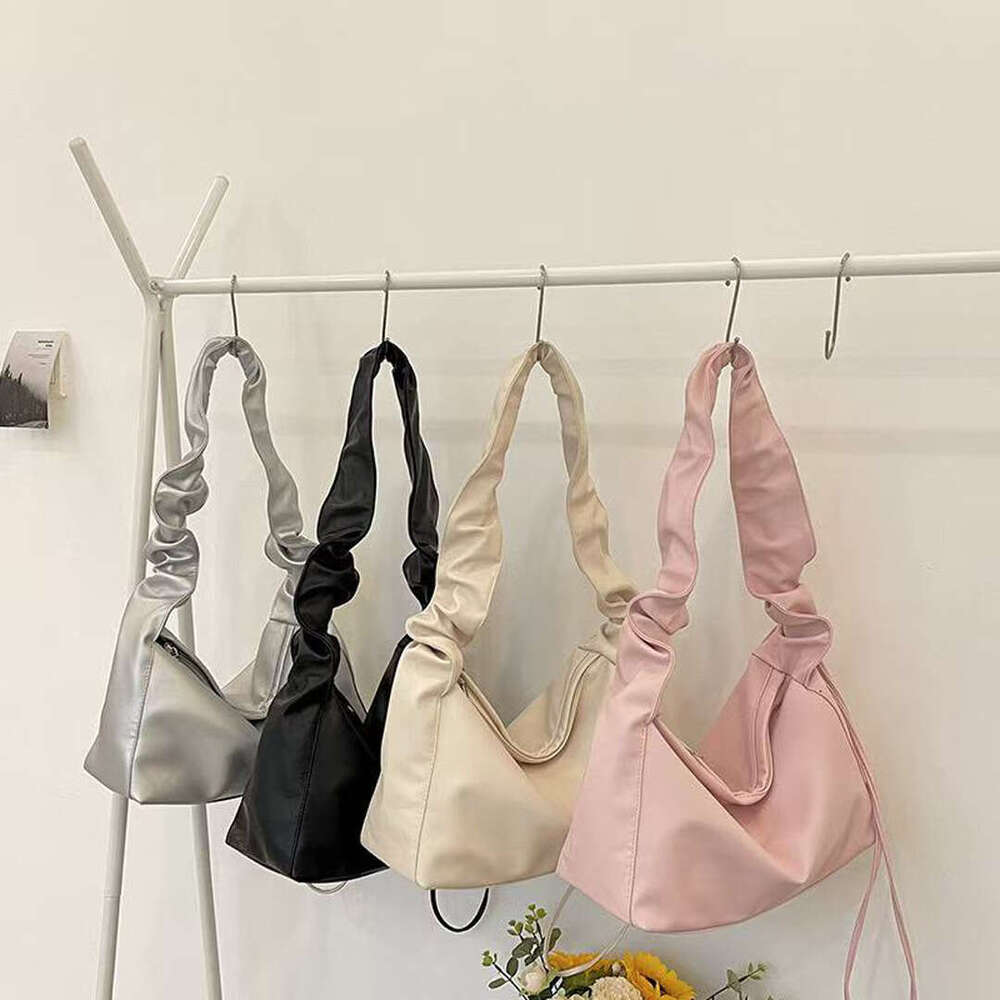 Spring Summer New Large Capacity Underarm Cloud Women's Single Shoulder Baguette Wrinkled Pillow Bag B5