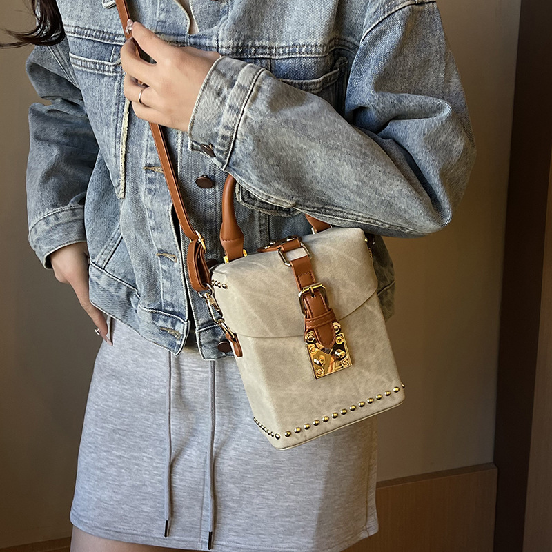 2025 Autumn New bag Shoulder Bag Niche Design Women s Box women s Bag New Fashionable Small Square Bag Autumn New Designer Bag Women s Crossbody Bag