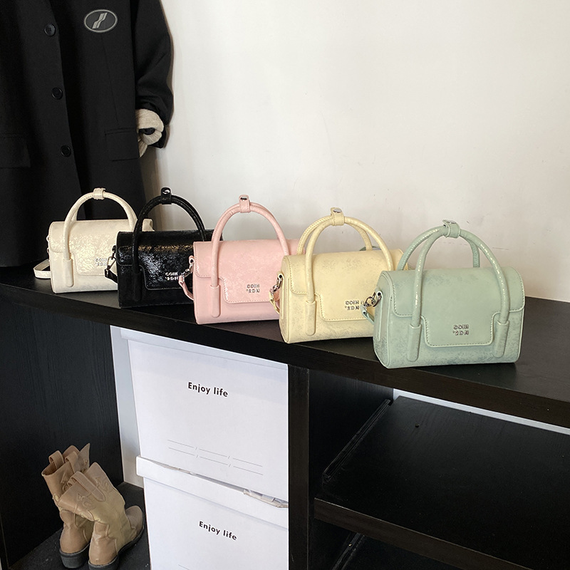 New Fashion Small Square for Women, Design with a Sense of Sophistication, Commuter Handbag, Single Shoulder Crossbody Bag