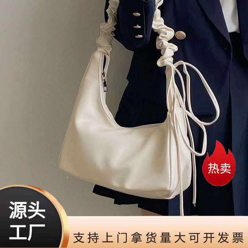 Niche Design Baguette Single Shoulder Crossbody Pleated Cloud Underarm Bag Spring Summer New High-End Feel B5