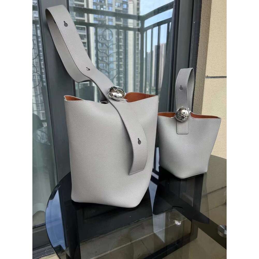 Correct Version Luo's New Pebble Bucket Leather Shoulder Crossbody Handbag