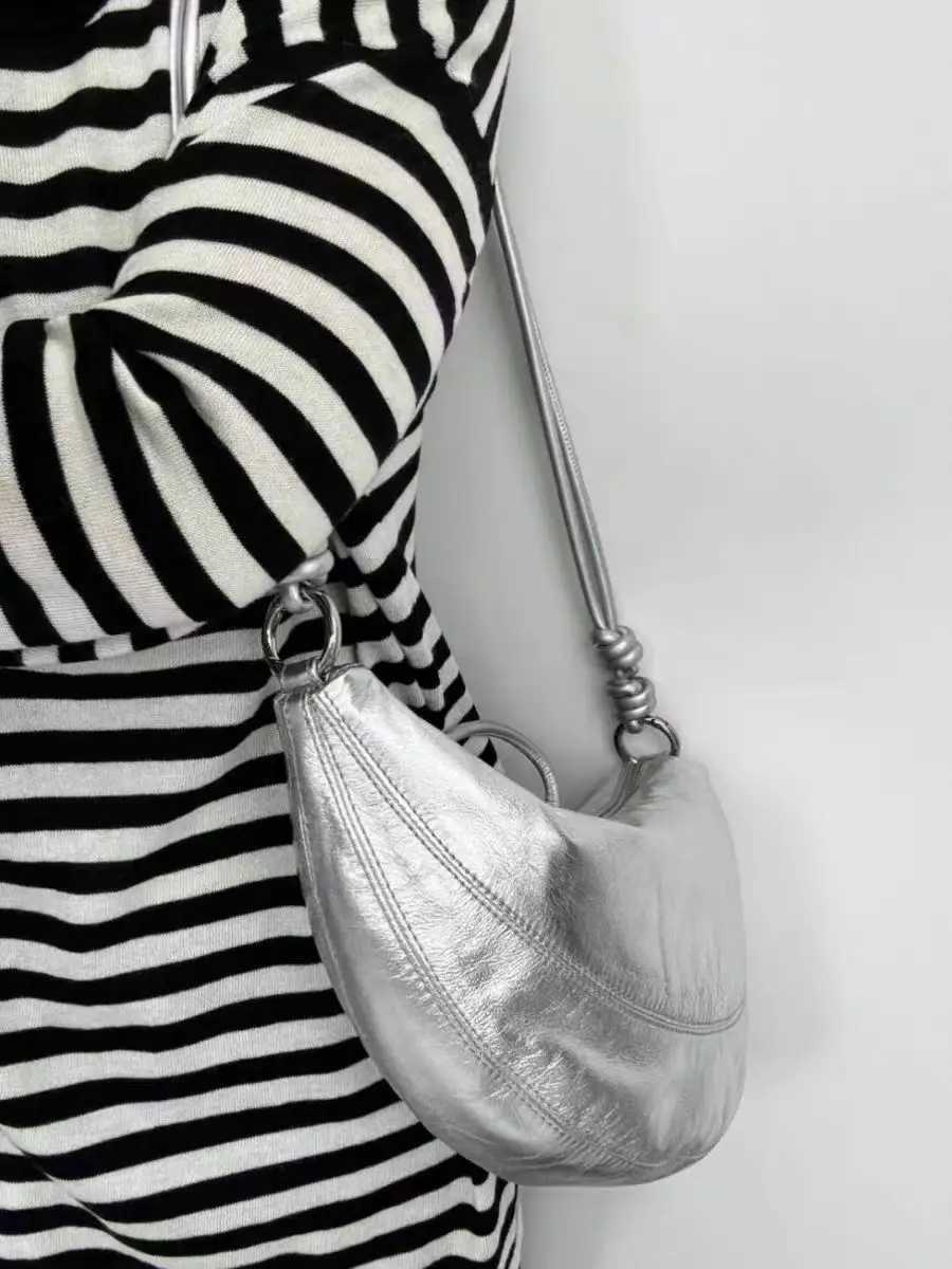 Silver Crossbody Bag Korean Style Fashion Simple Versatile Single Shoulder Bag Commuting Portable Underarm Bag Z250812
