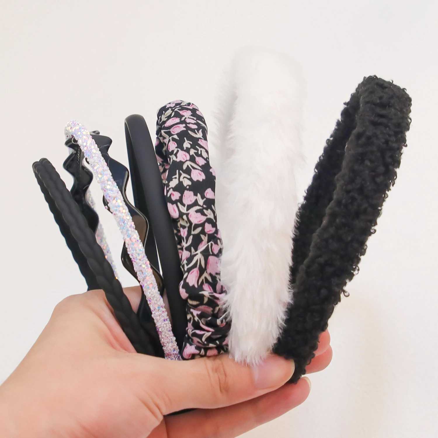 7pcs Set Fashion Bands for Girls Pearl Hair Bands Versatile Simple Hairband Hair Hoop Hair Accessories Wear X250812