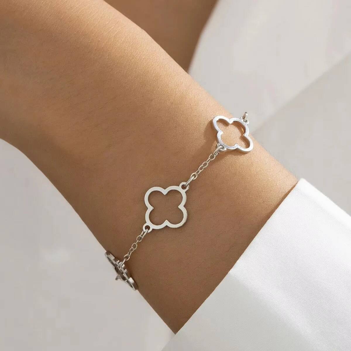 1pc Lucky Fashion Flower Decor Bracelet Women For Daily Decoration for Friends Mom Gifts Party Favors Jewelry