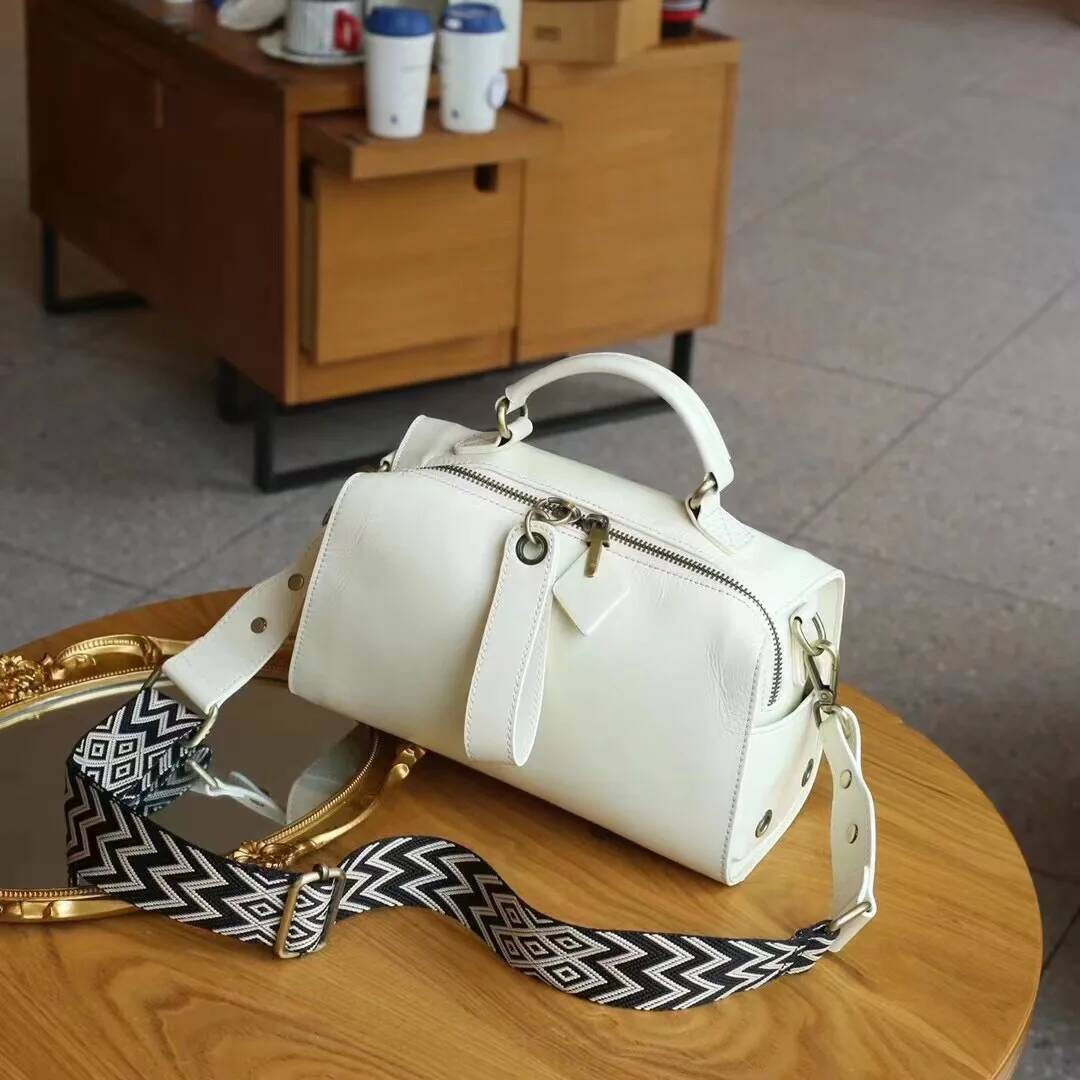 2025 cow leather Boston pillow bags Doctor women handbag fashion high quality shoulder crossbody bag summer solid color ddmymarket