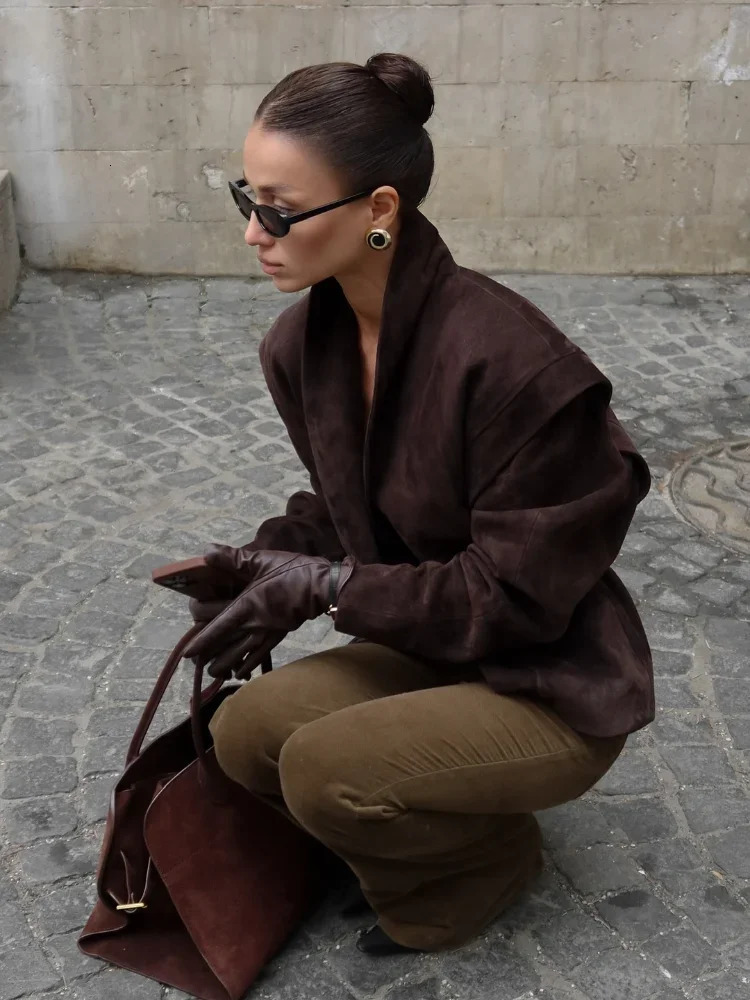 Dark Brown Suede Oversized Blazer Women Long Sleeve Wide Shoulders Coat 2025 Autumn Highstreet Leisure Chic Lady Outerwears 250811